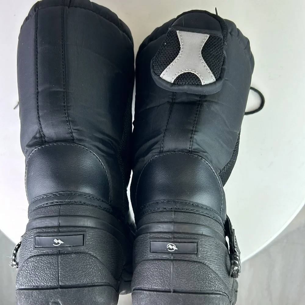 Donner Mountain Black Insulated Snow Boots Size 6